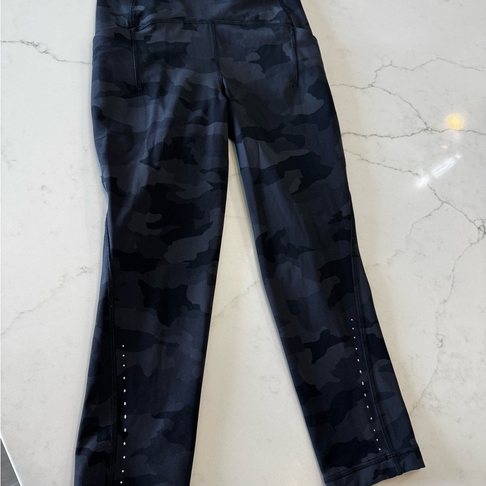 Lululemon crop camo leggings size 2